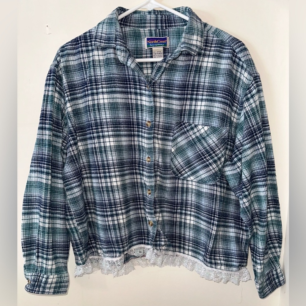 Northcrest Women’s Flannel‎ With Lace Bottom Hem Edging Sz 1X 14/16 Cropped